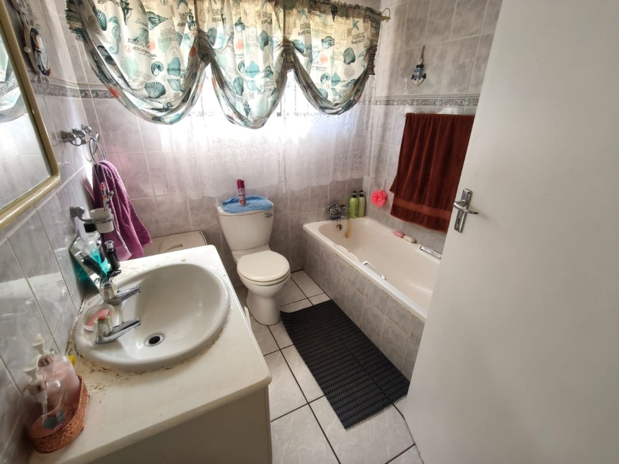 4 Bedroom Property for Sale in Protea Park North West